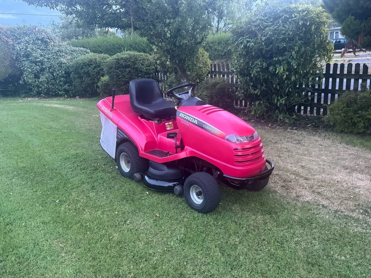 Honda ride on mower - Image 1