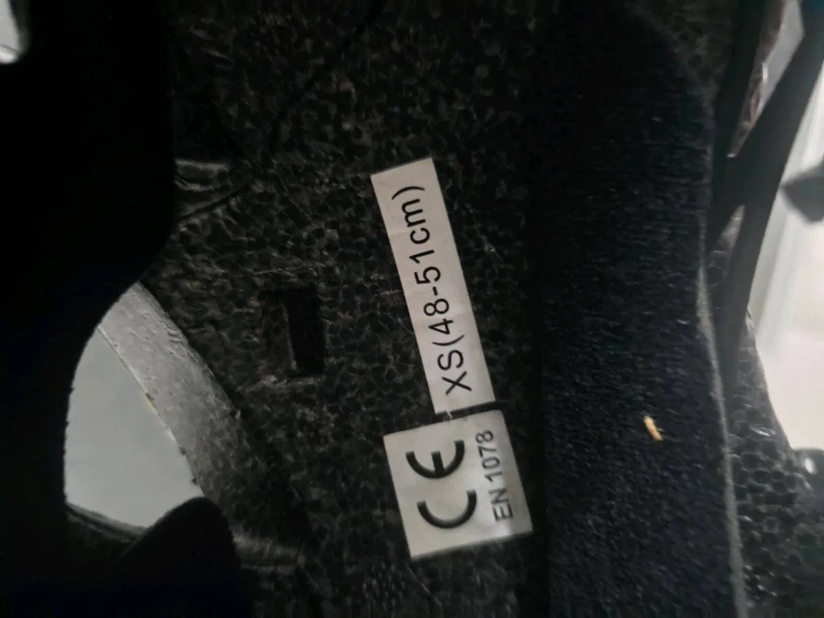 2-Helmets - Image 4