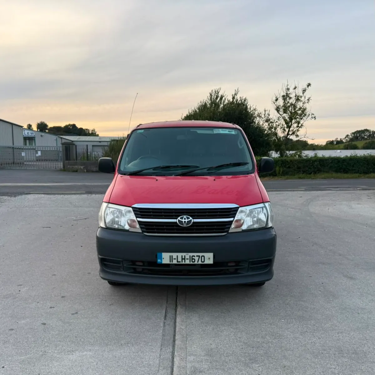 2011 toyota hiace van...  5750 euro - Image 2