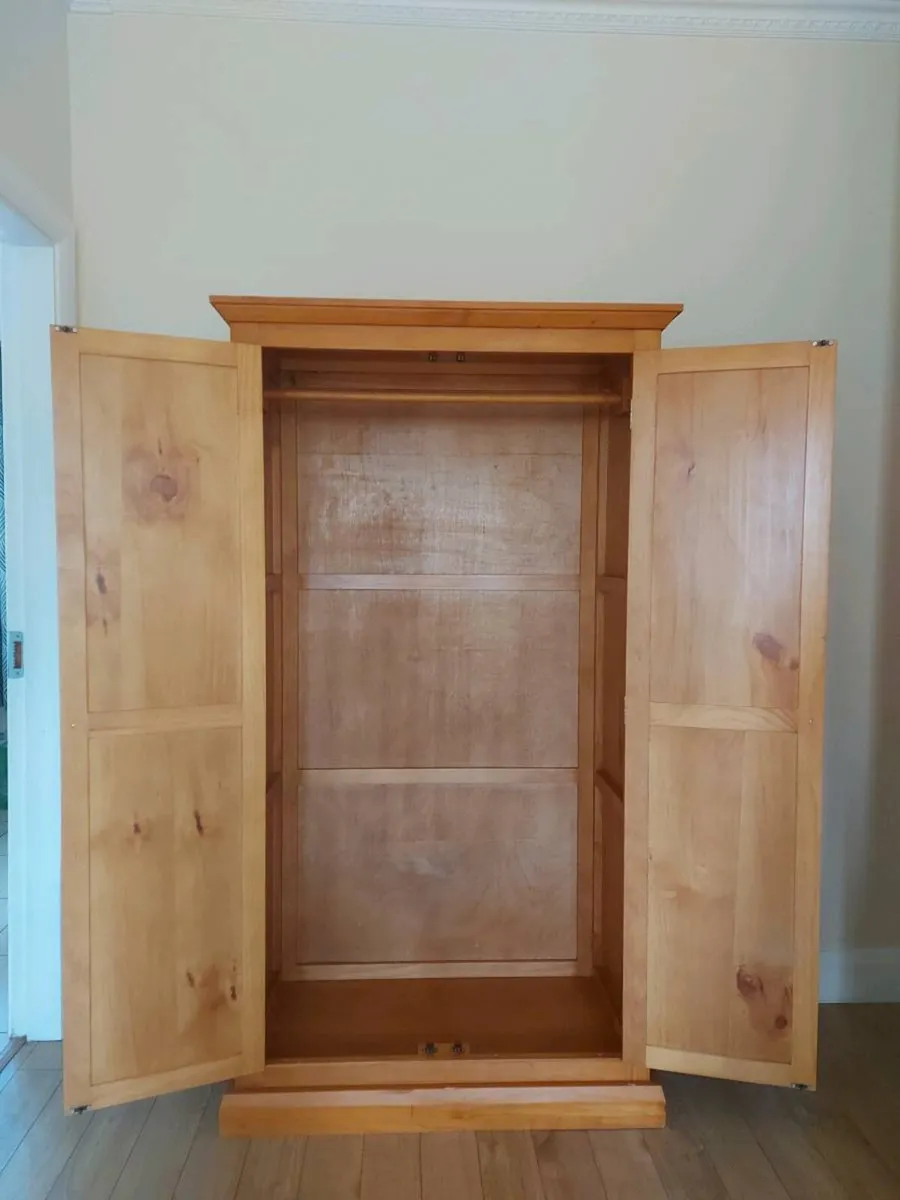 Wardrobe - Image 3