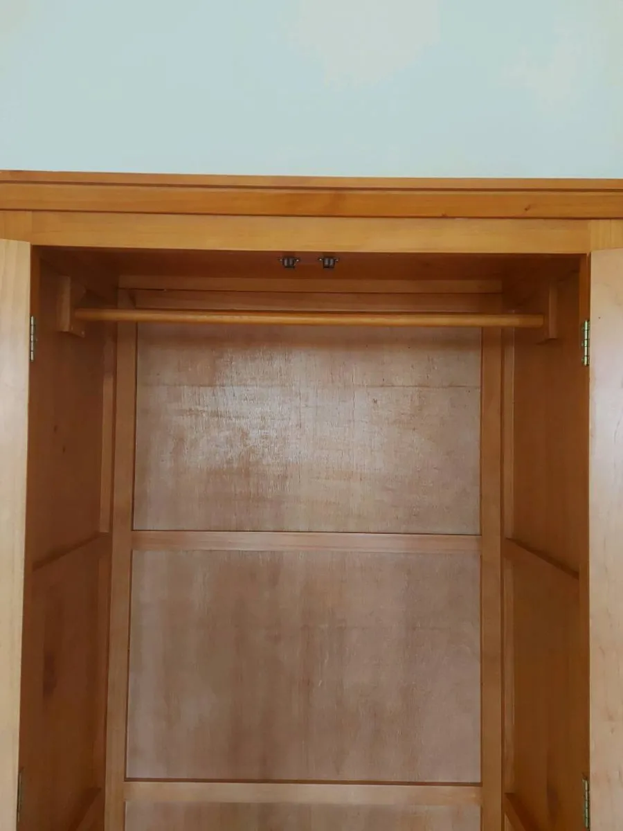 Wardrobe - Image 4