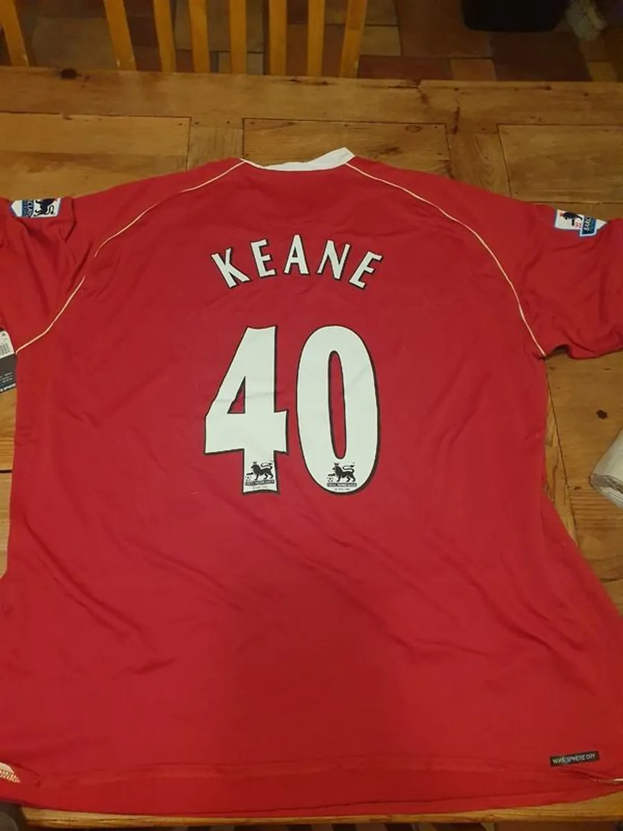 Manchester United Jersey - Image 3