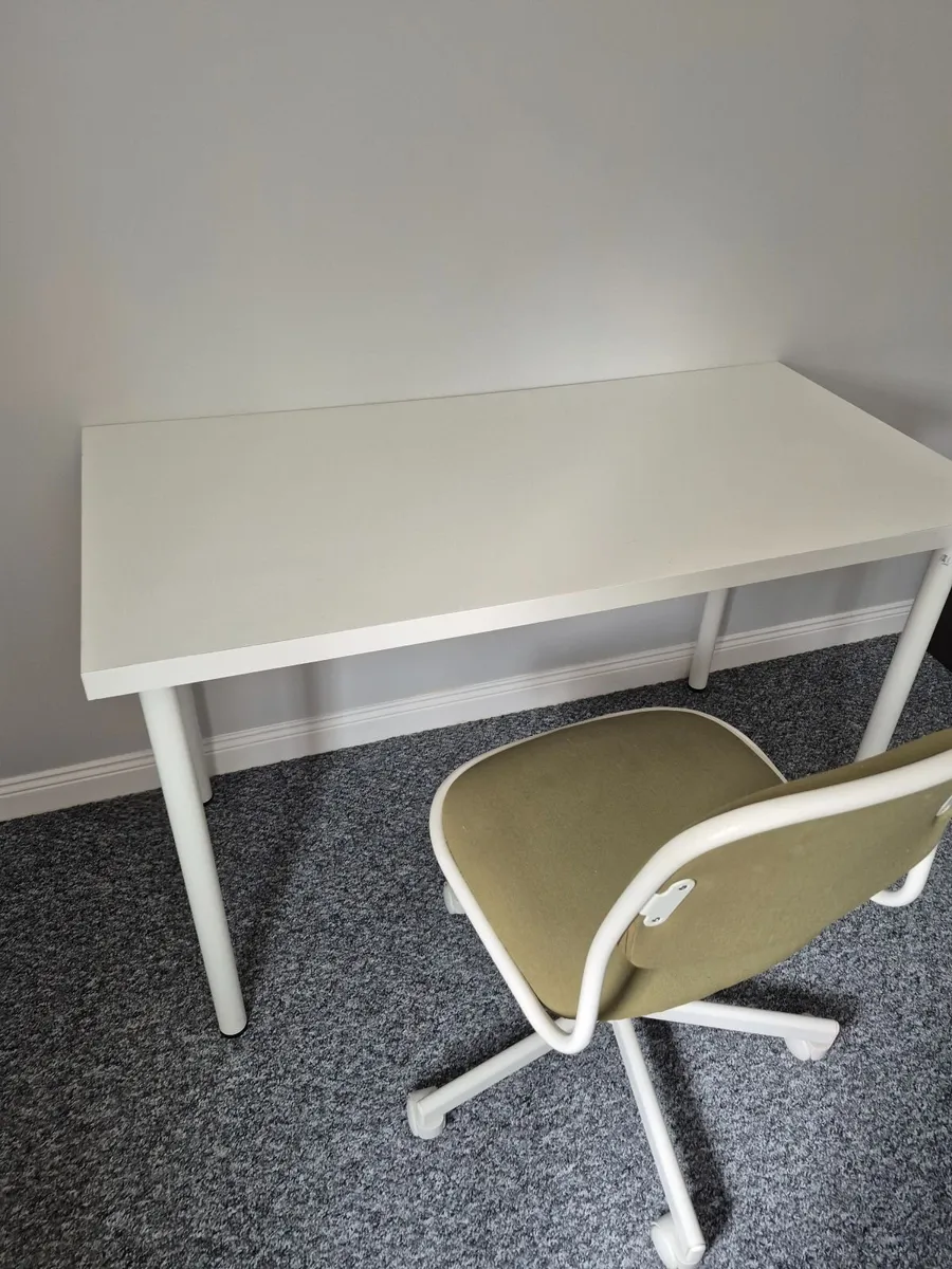 Office table and chair - Image 2