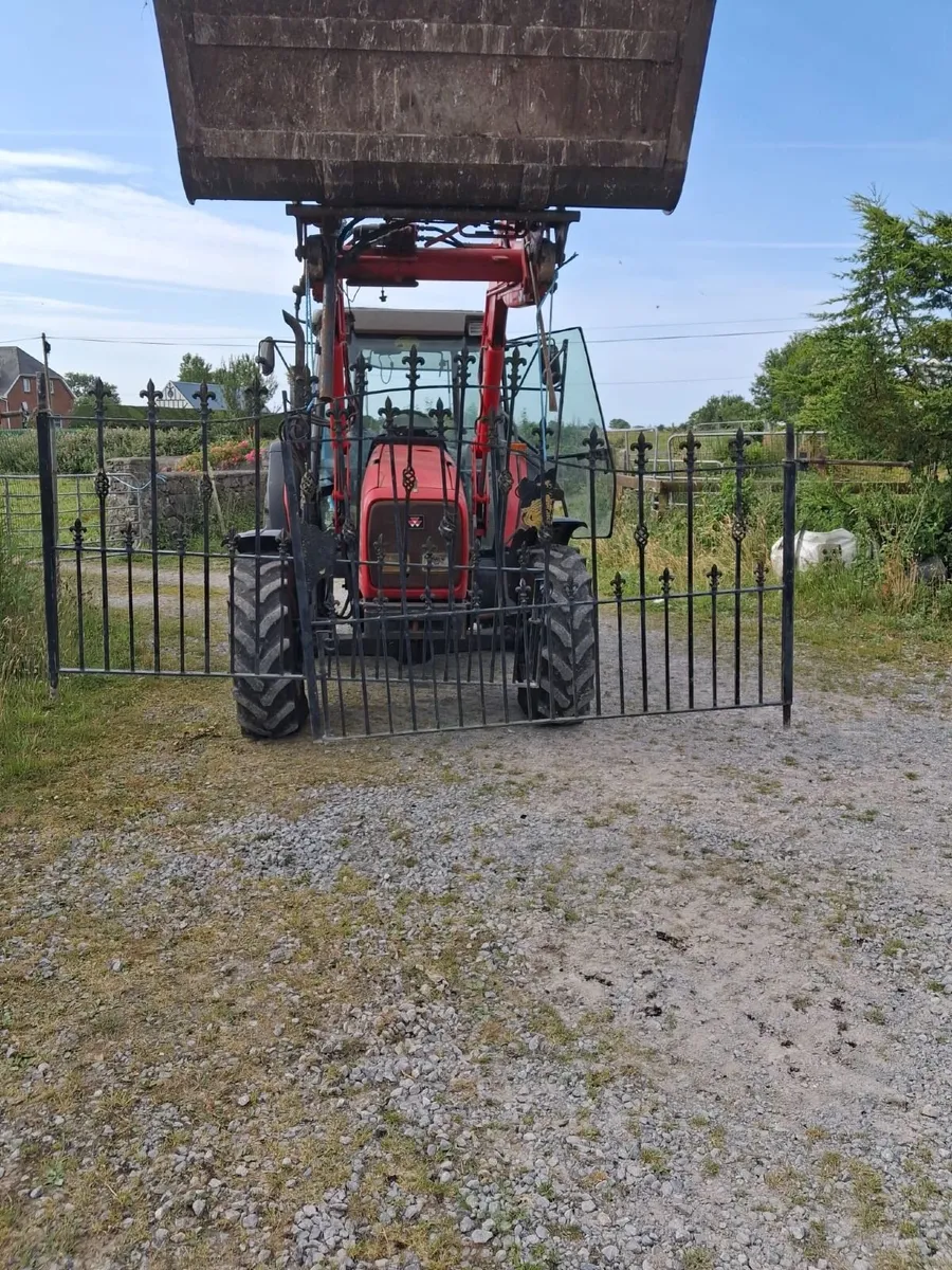 Gate