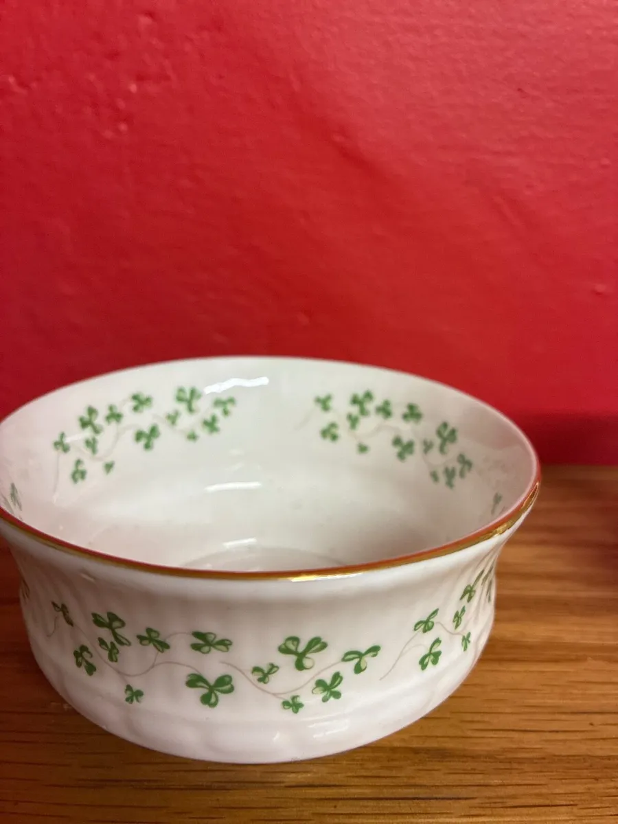 Royal Tara & Belleek Shamrock Collection – 3 Piece - Image 4