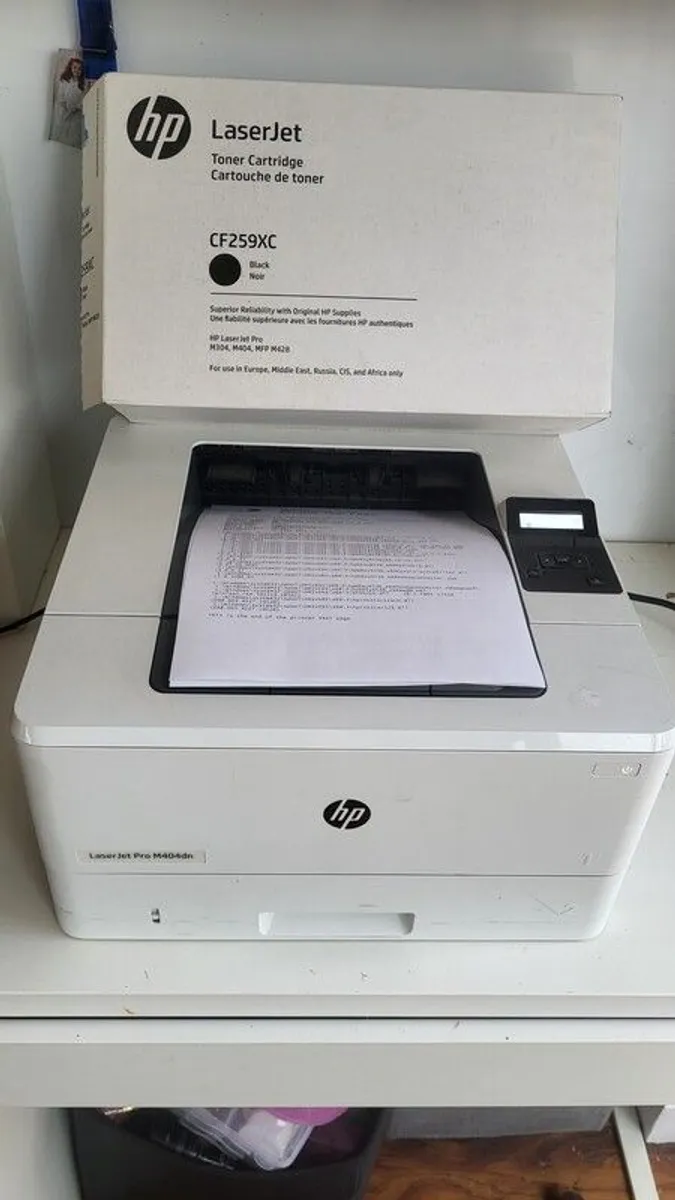HP laserjet pro printer with new toner. - Image 1