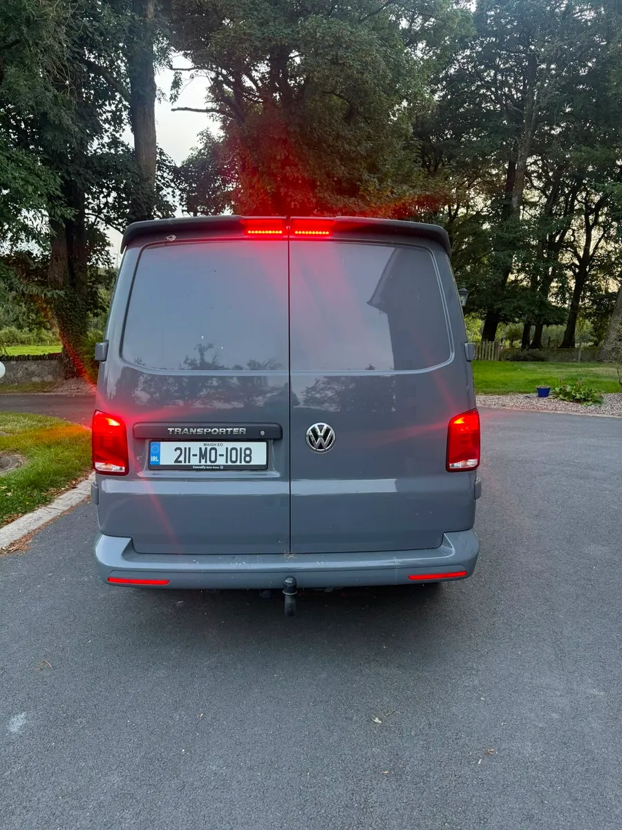 2021 Volkswagen Transporter - Image 2