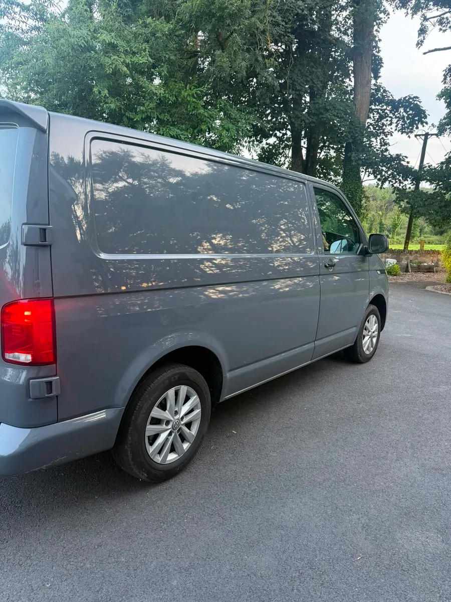 2021 Volkswagen Transporter - Image 3