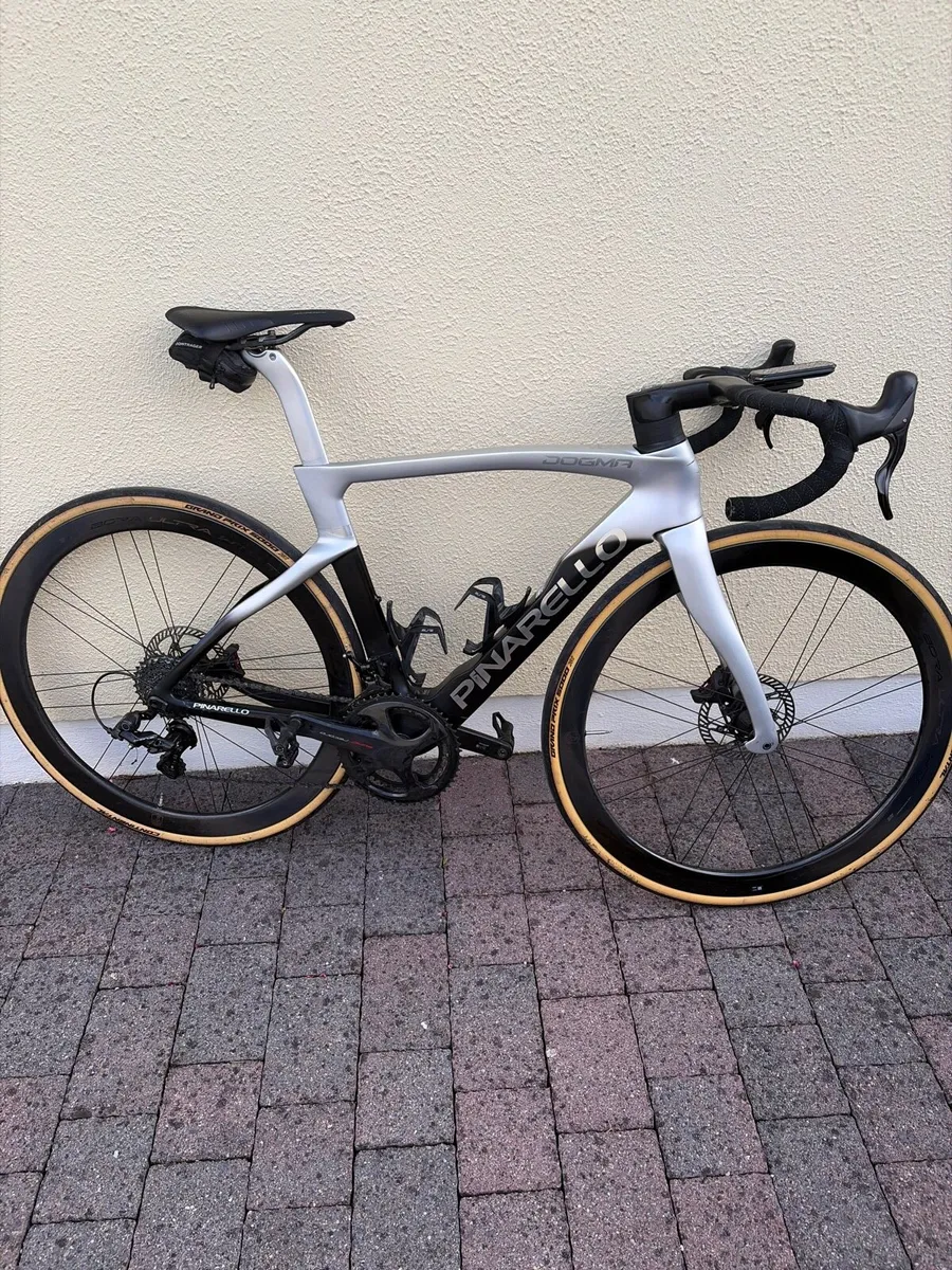 Pinarello Dogma F - Campagnolo 12s- Bora Ultra WTO - Image 1