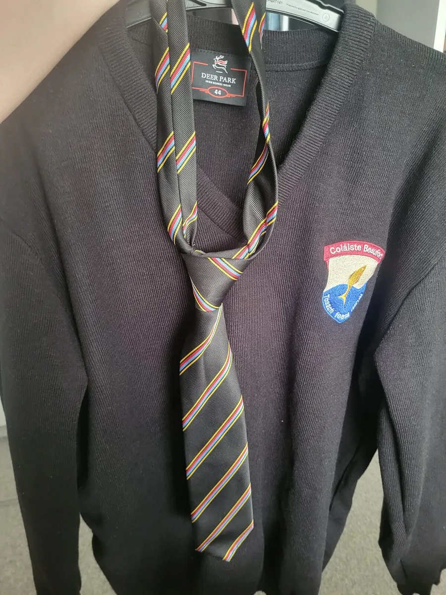 School uniform size 44 - Image 3