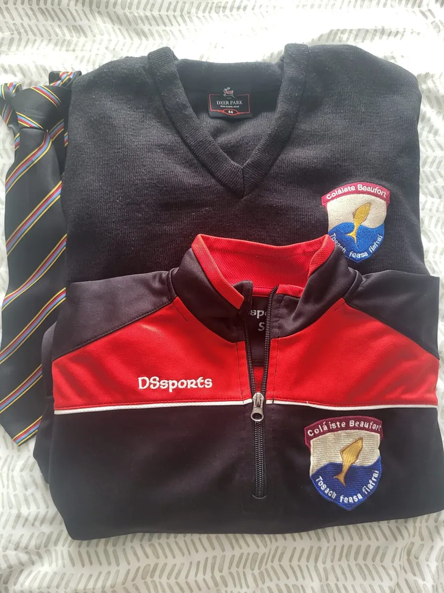 School uniform size 44 - Image 1
