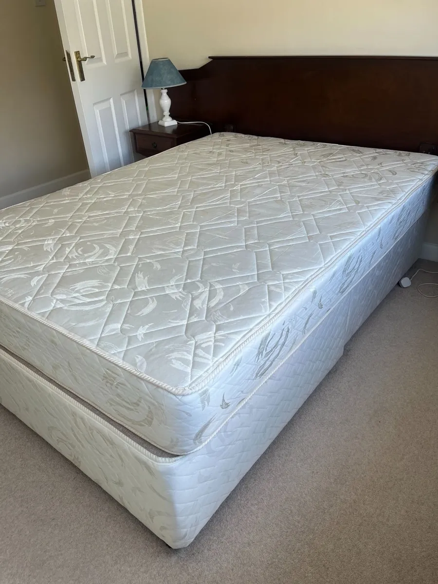 Double divan bed base & mattress - Image 1