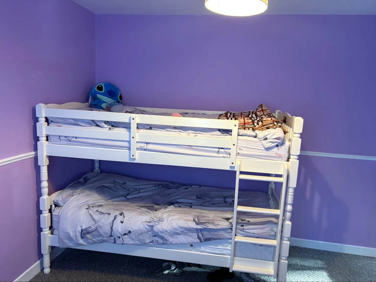 Bunk beds or 2 single beds - Image 2