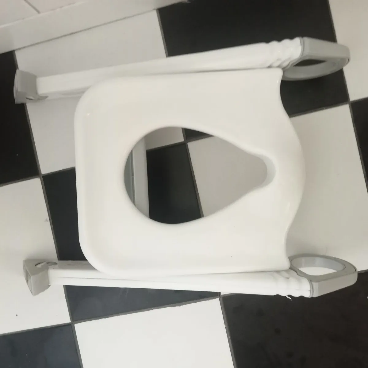 Toilet seat with steps - Image 2