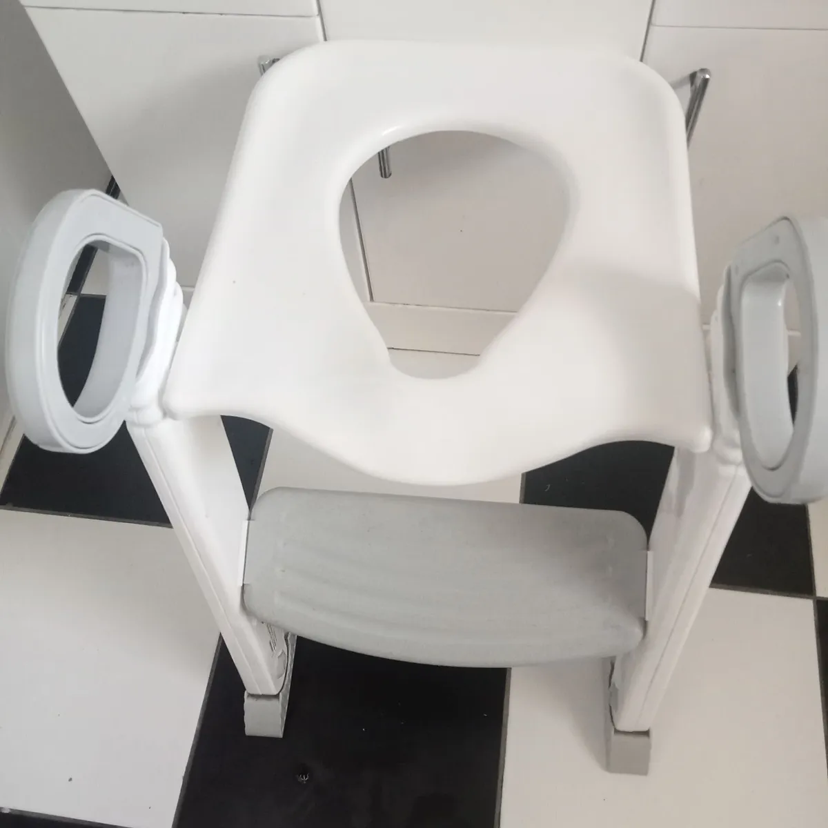 Toilet seat with steps - Image 3