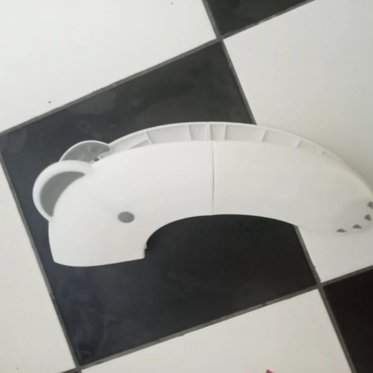 Foldable toilet seat - Image 1