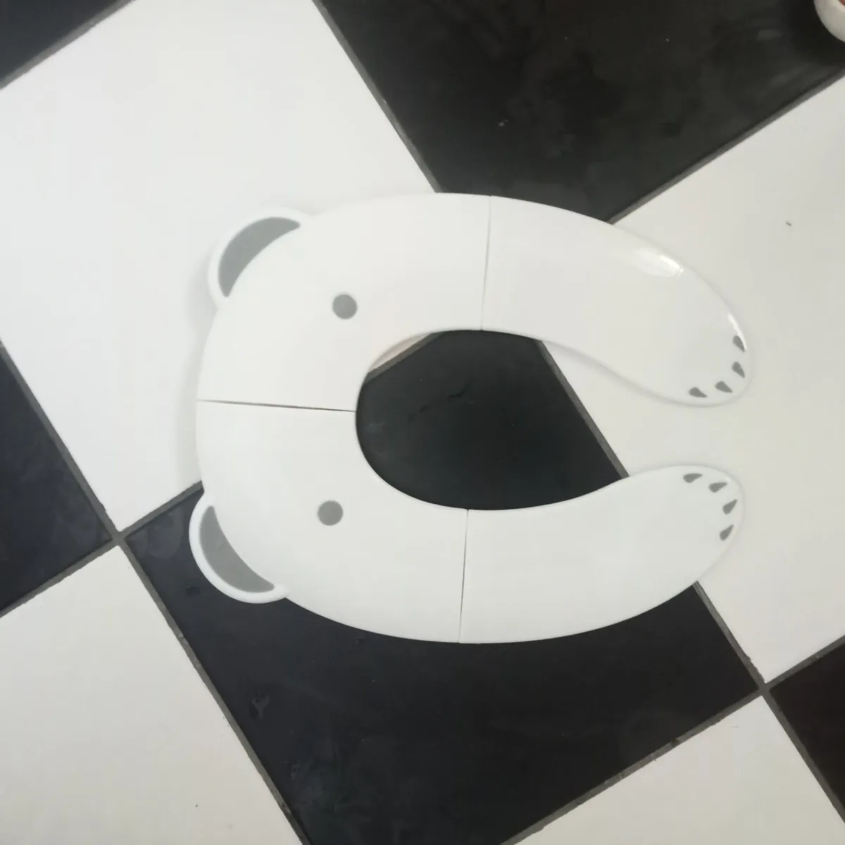 Foldable toilet seat - Image 2