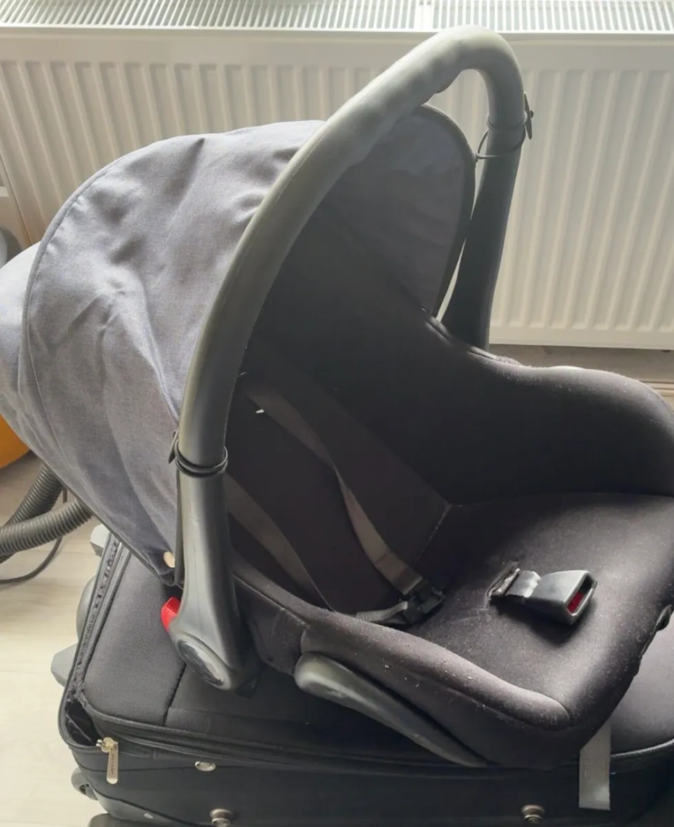 Venicci Travel System - Image 2
