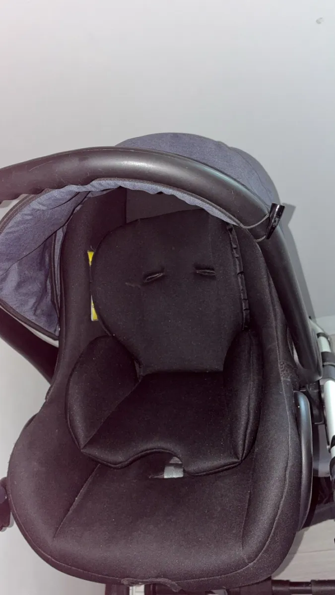 Venicci Travel System - Image 3