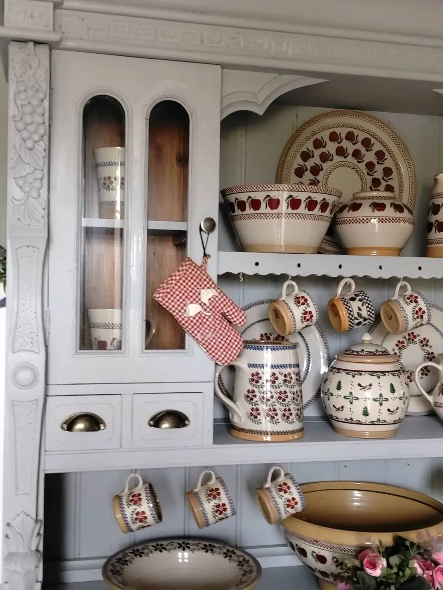 Solid kitchen dresser delivery arranged - Image 2
