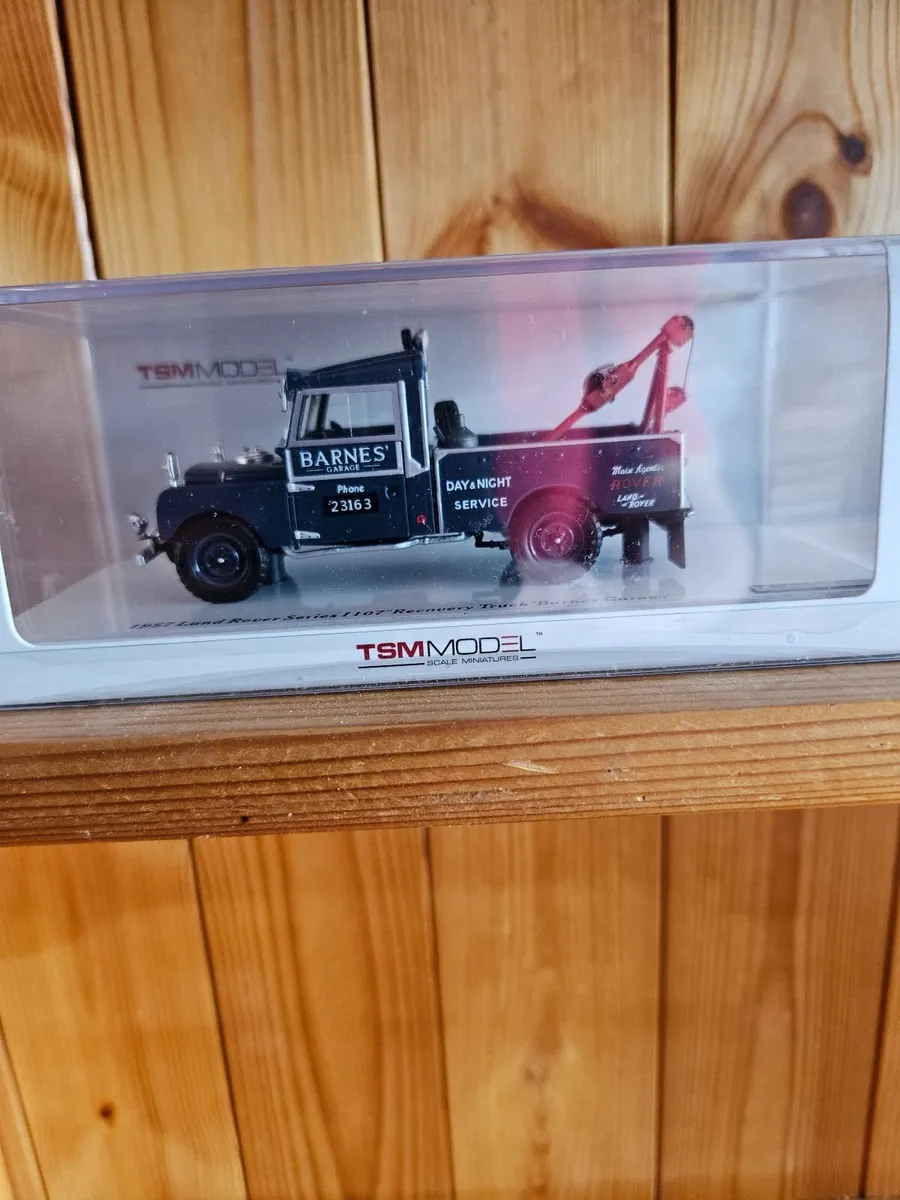 Corgi TSM Landrover Tow Truck Wrecker - Image 2