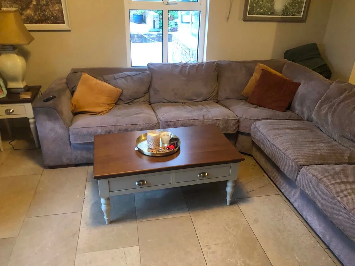 Corner couch and coffee table - Image 4