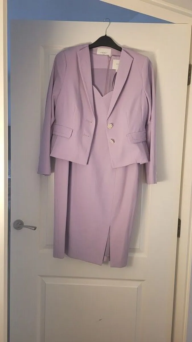 Lorraine Bennett of London mother of the bride outfit - Image 2