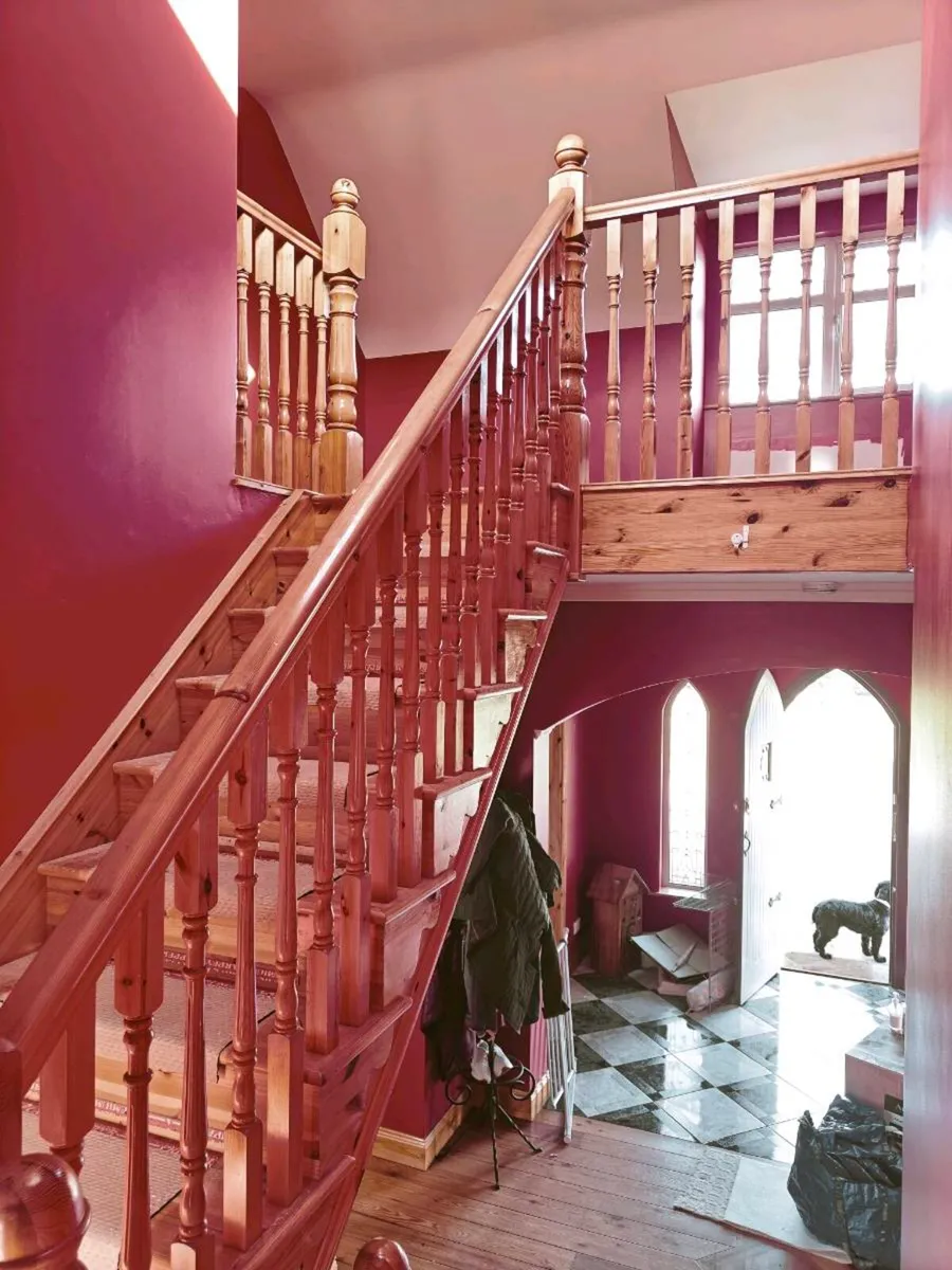 Solid Pine Staircase & Balustrade – Excellent - Image 3