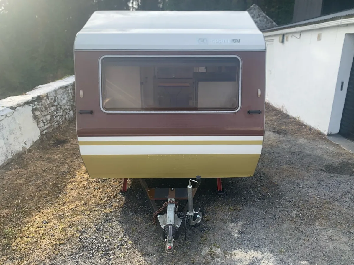 Vintage Sprite Alpine 3 Berth Caravan - Image 2
