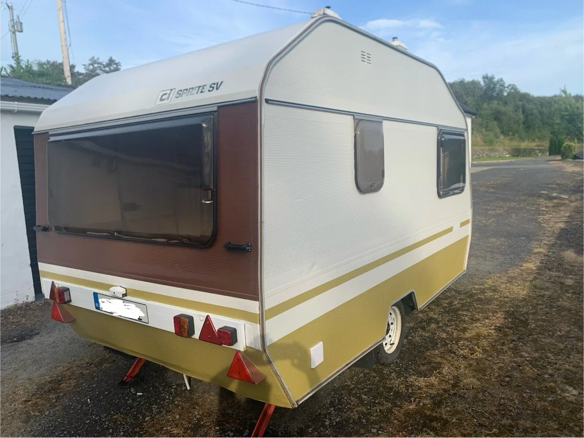 Vintage Sprite Alpine 3 Berth Caravan - Image 4