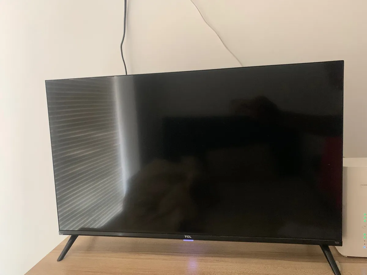 TCL fire TV  (full HD, QLED) - Image 1