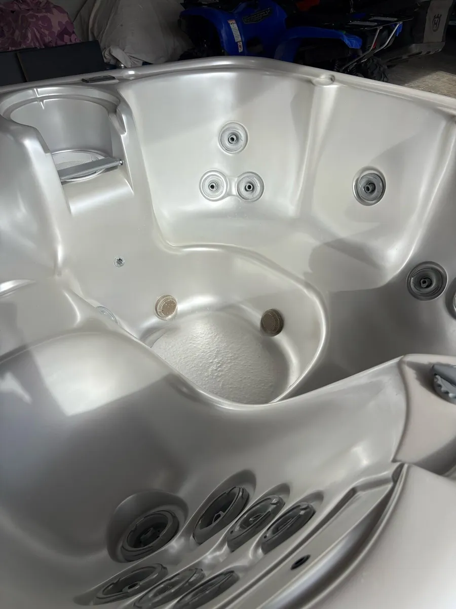 Hot tub - Image 4