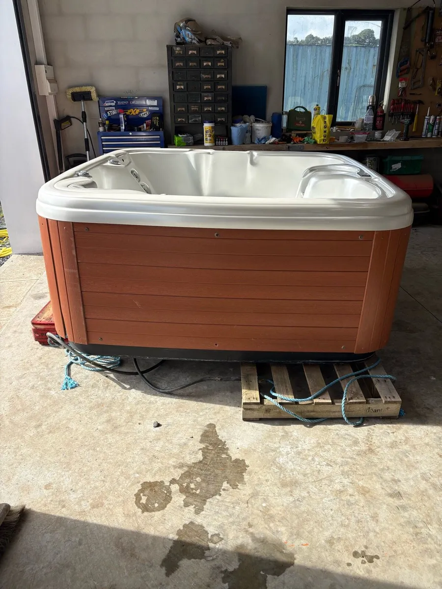 Hot tub - Image 3
