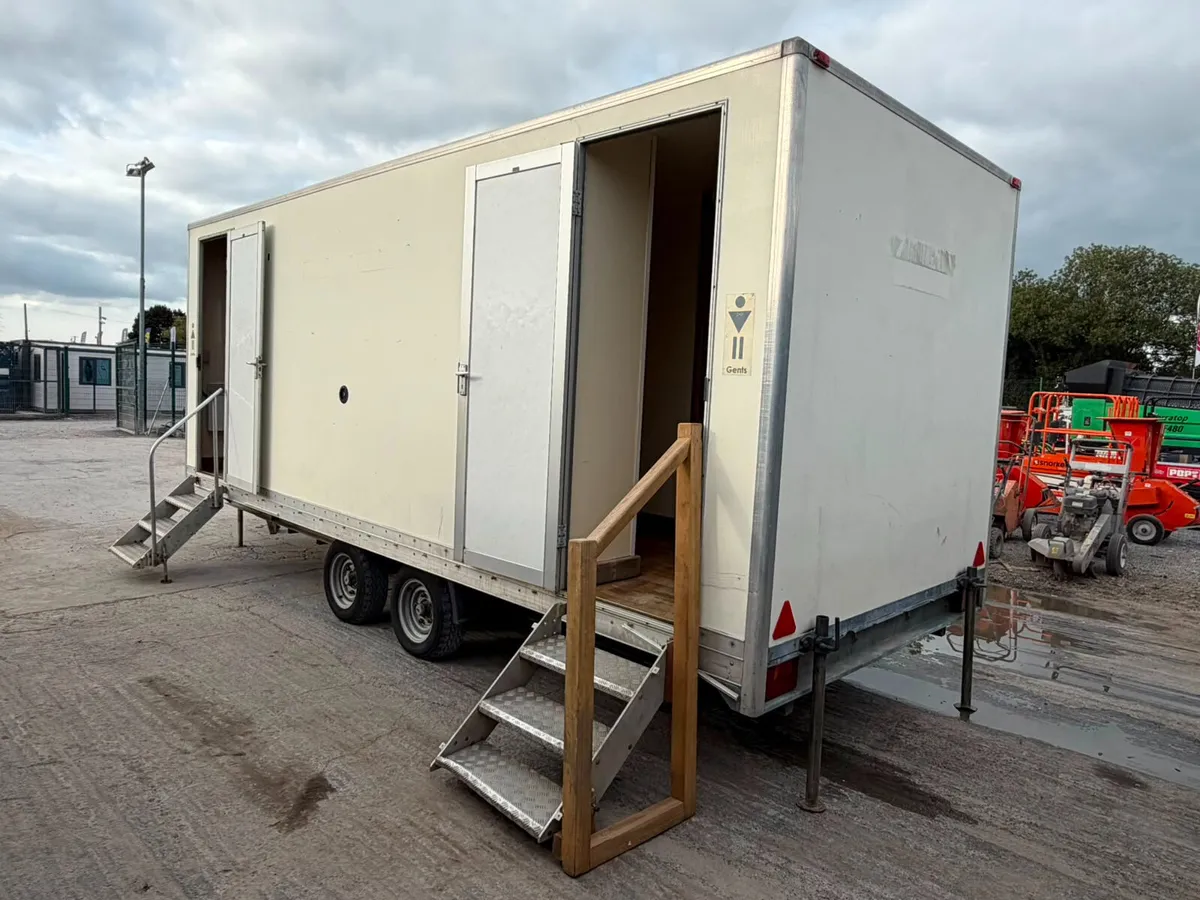 Male/Female Towable Toilet Unit - Image 4