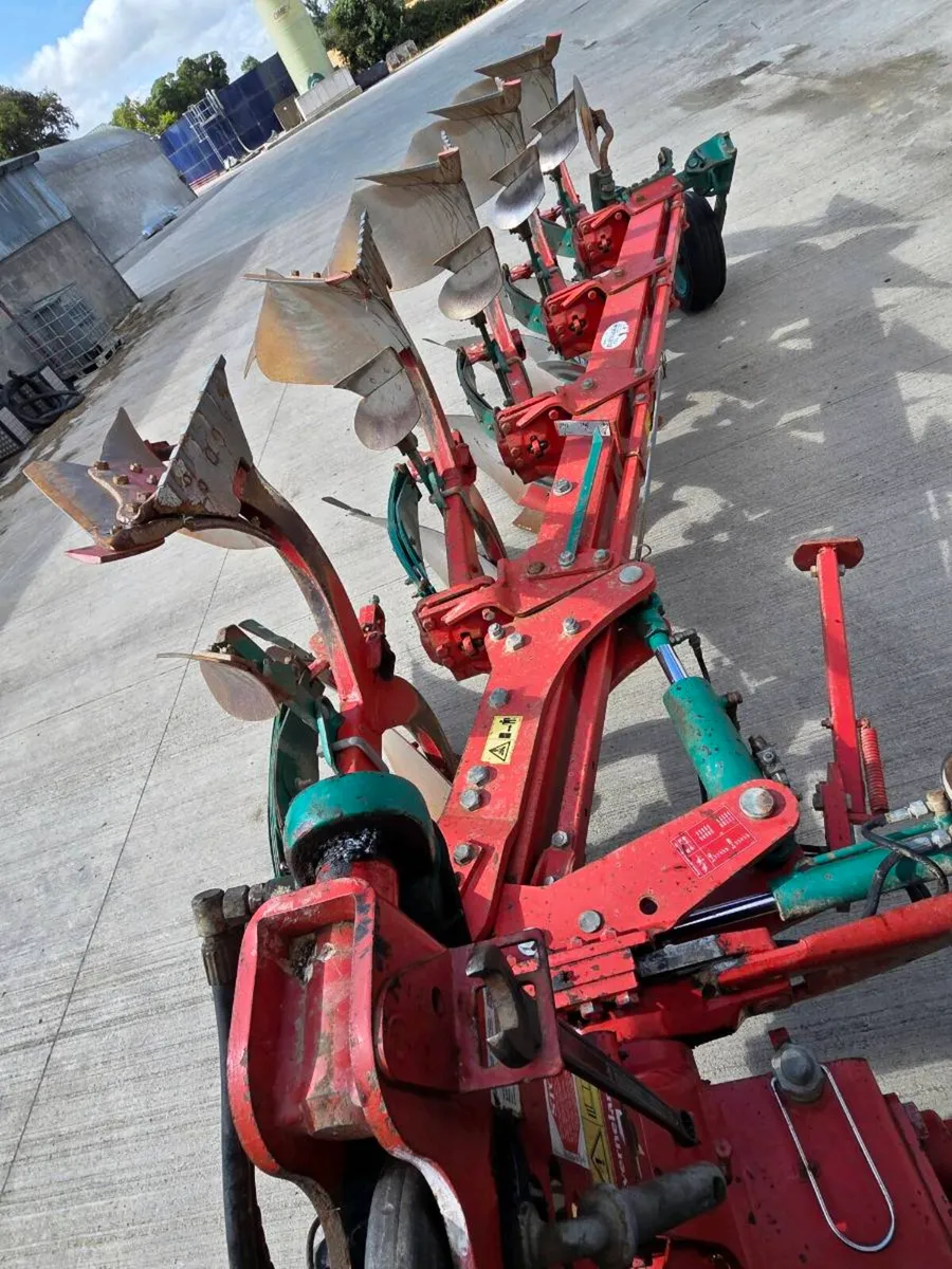 Kverneland 5 Furrow Plough - Image 4