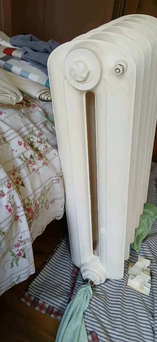 Cast Iron Radiator - Image 4