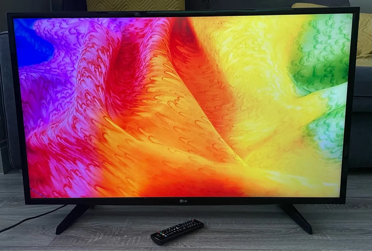 43” LG FULL HD SMART TV - Image 3