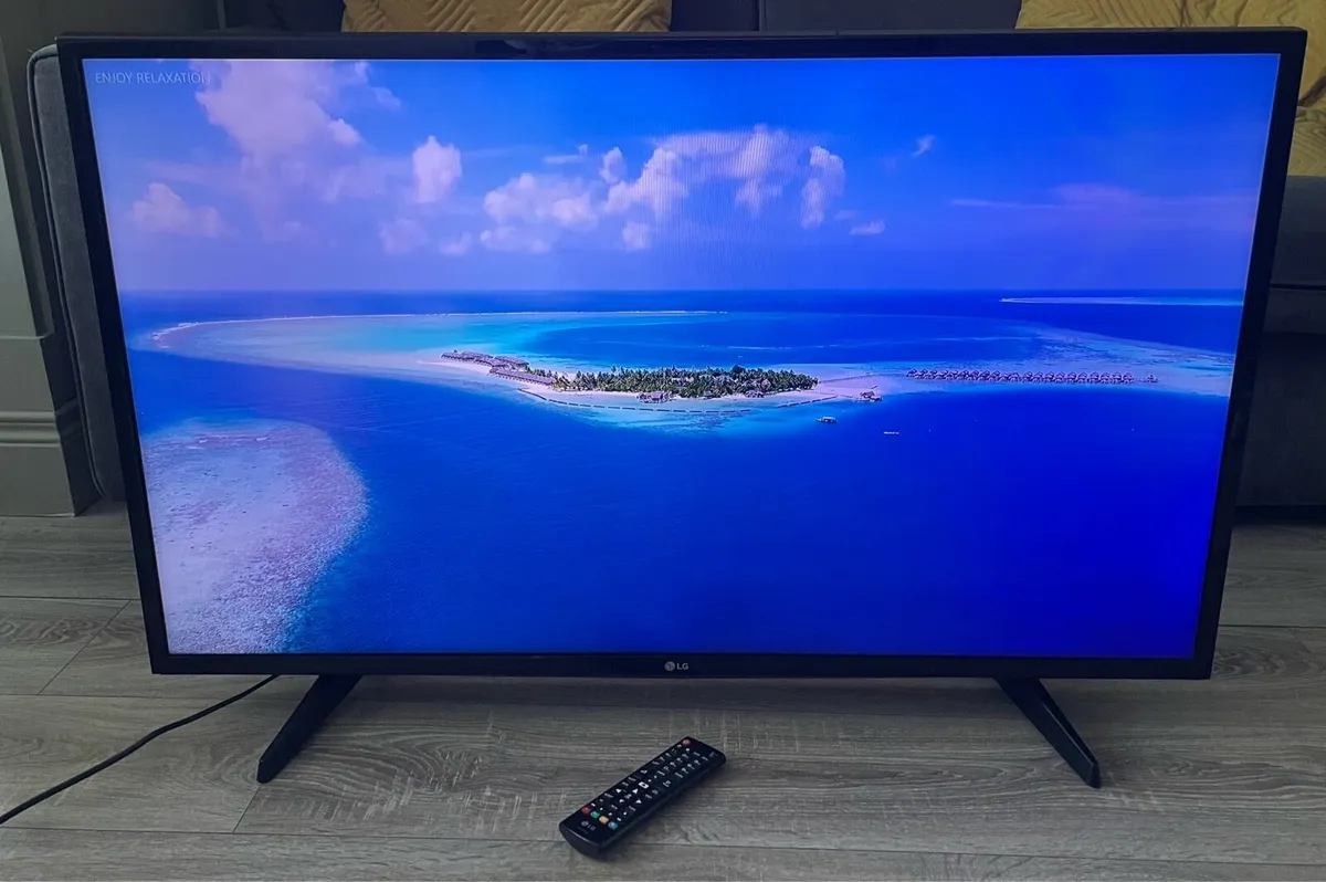 43” LG FULL HD SMART TV - Image 4