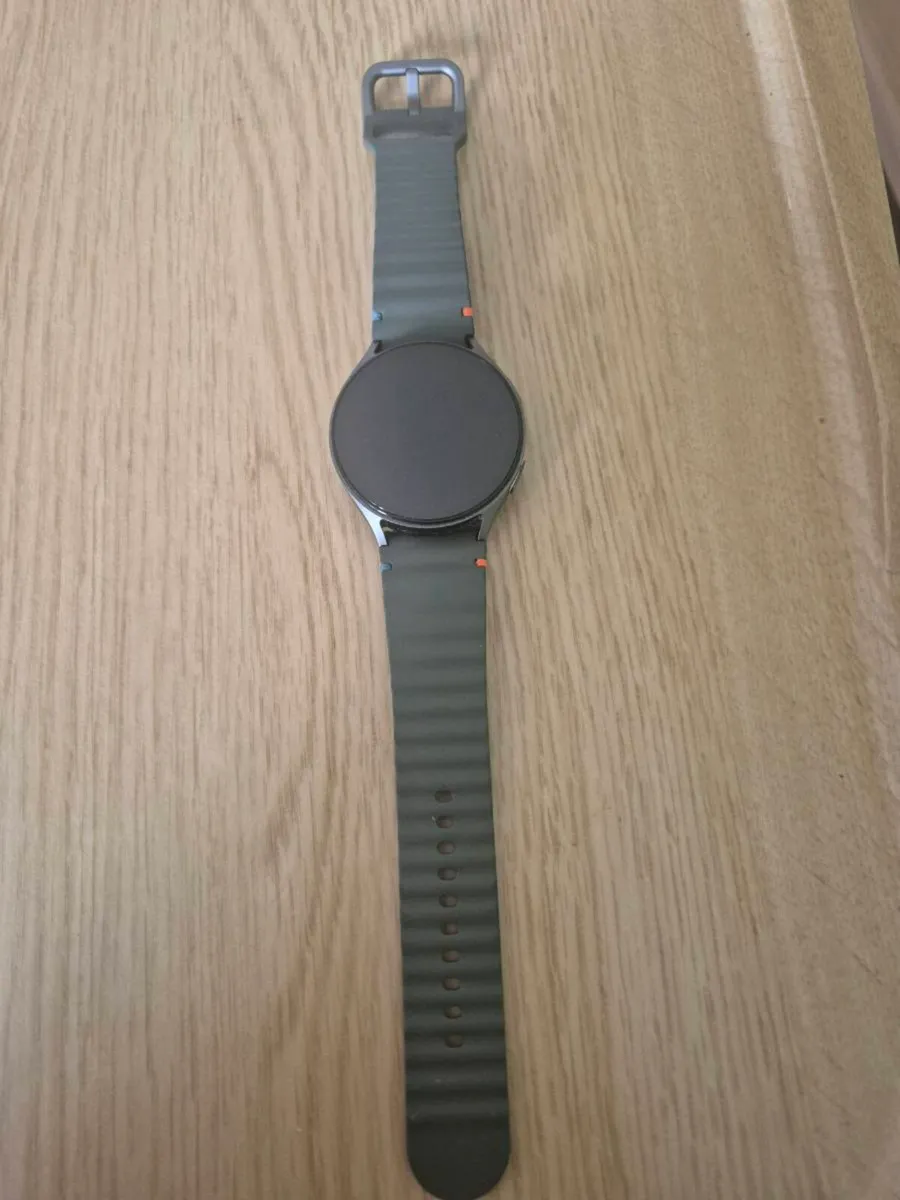 Samsung galaxy watch 7 44mm - Image 3