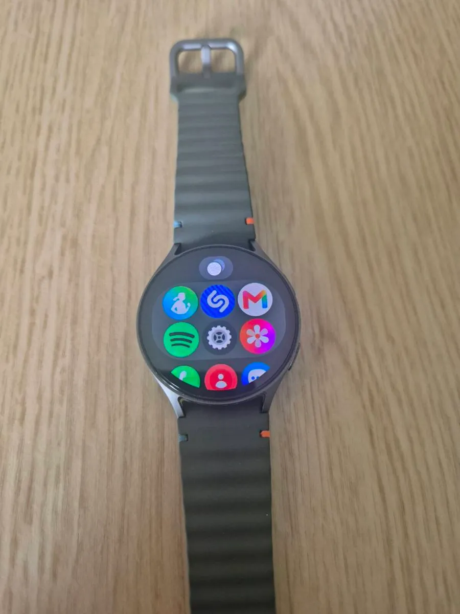 Samsung galaxy watch 7 44mm - Image 4