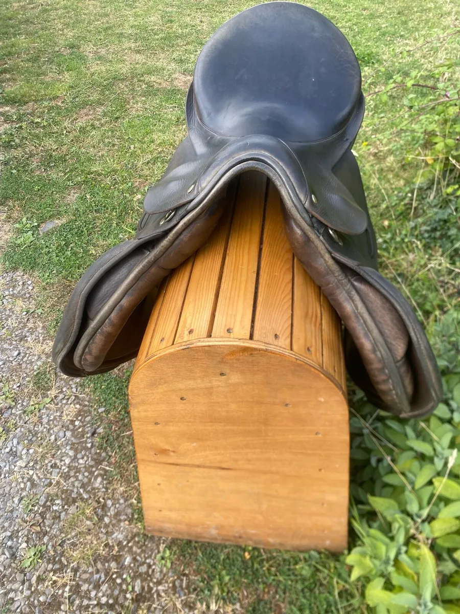 Berney brothers saddle 17.5-18” medium - Image 3