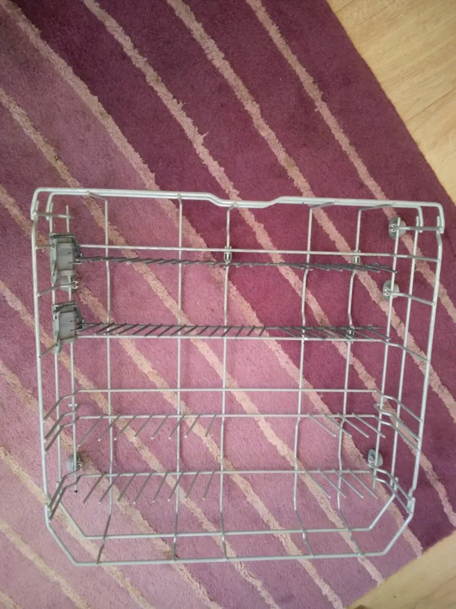 Bosch dishwasher lower rack - Image 1