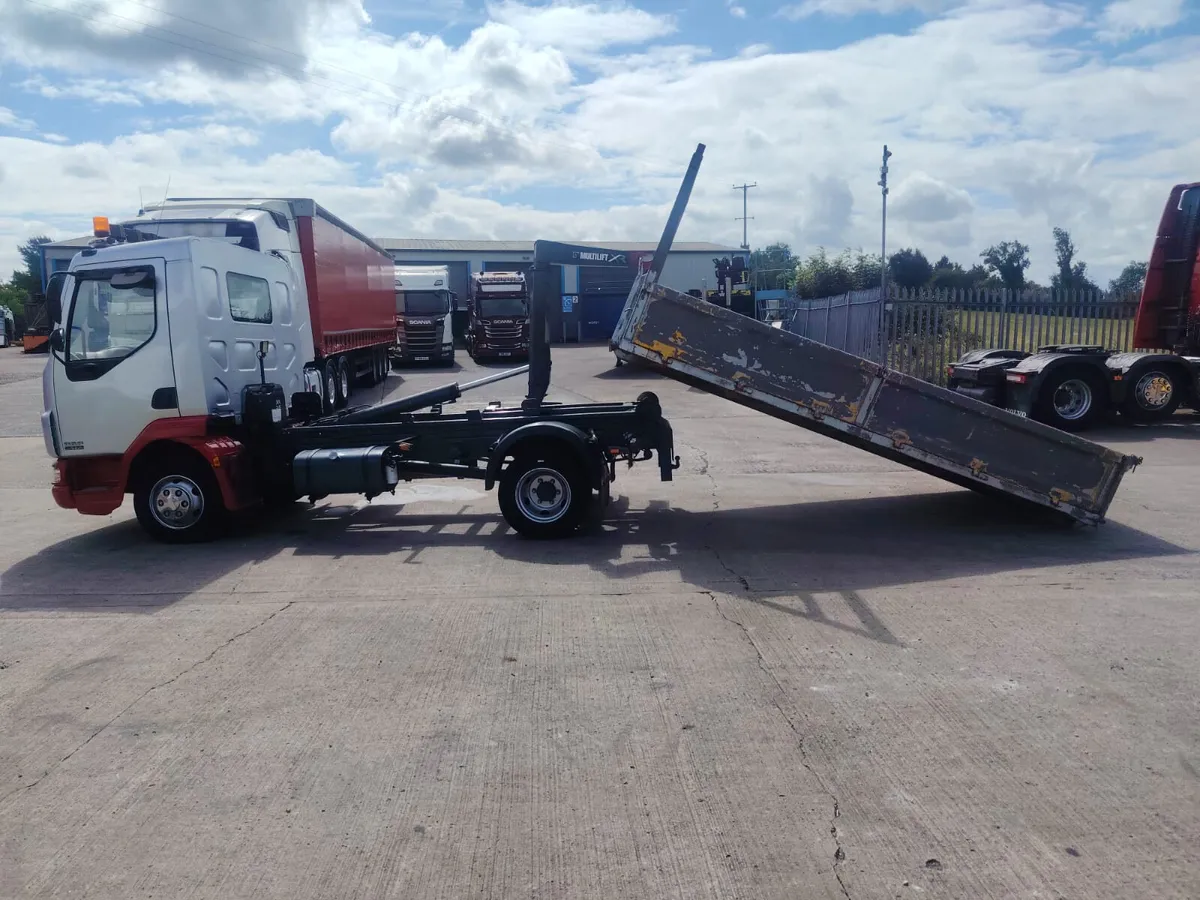 2004 DAF LF 170 Hook Loader 7.5 TON - Image 3