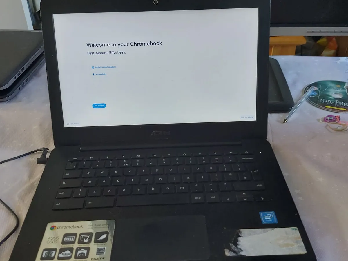 ASUS ChromeBook, Model C300S, Powerwashed & Reset - Image 1