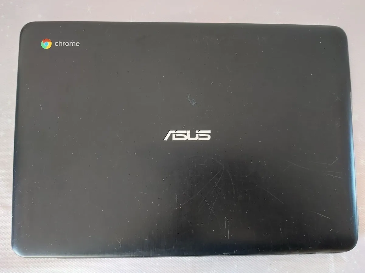 ASUS ChromeBook, Model C300S, Powerwashed & Reset - Image 3