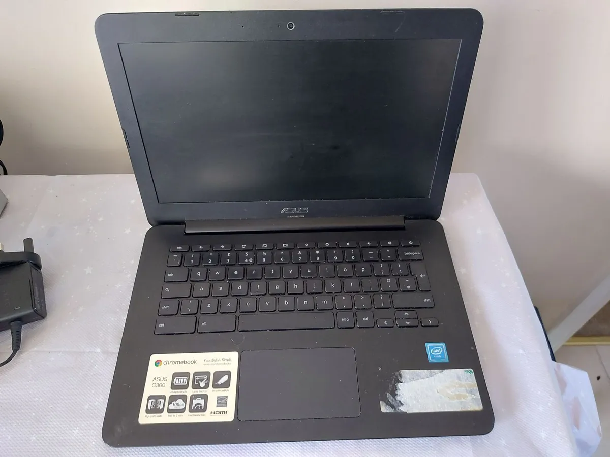 ASUS ChromeBook, Model C300S, Powerwashed & Reset - Image 2
