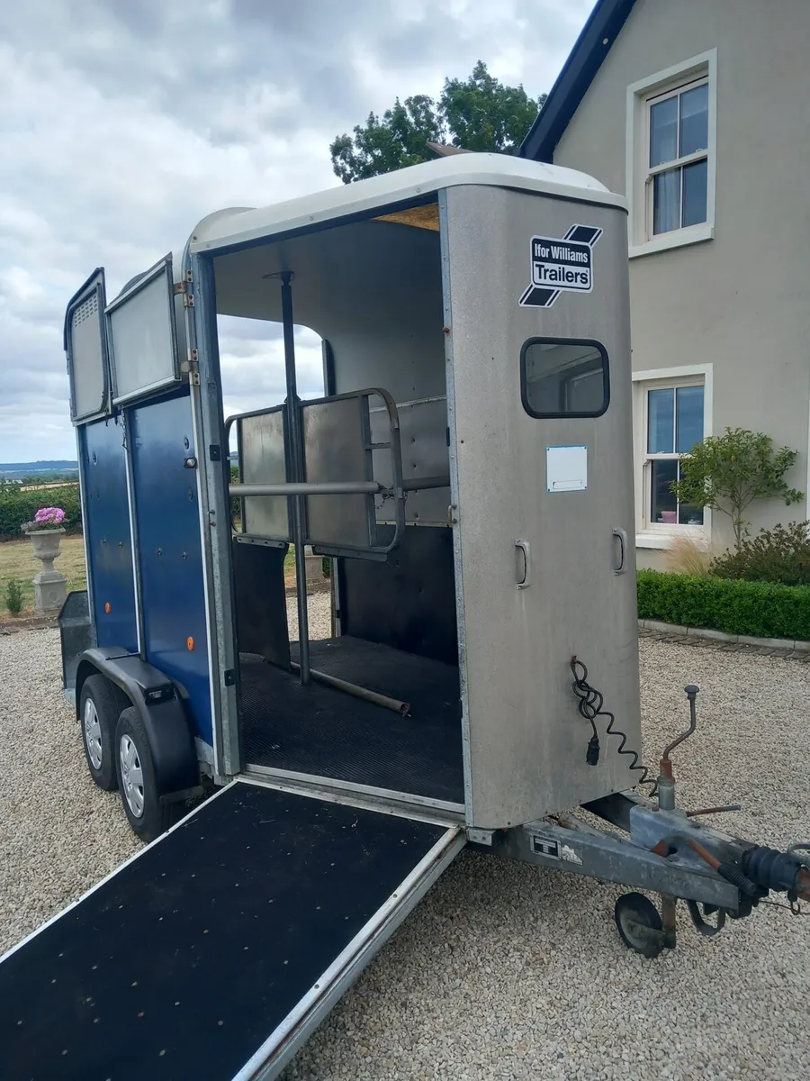 Ifor Williams 505 Horsebox - Image 1