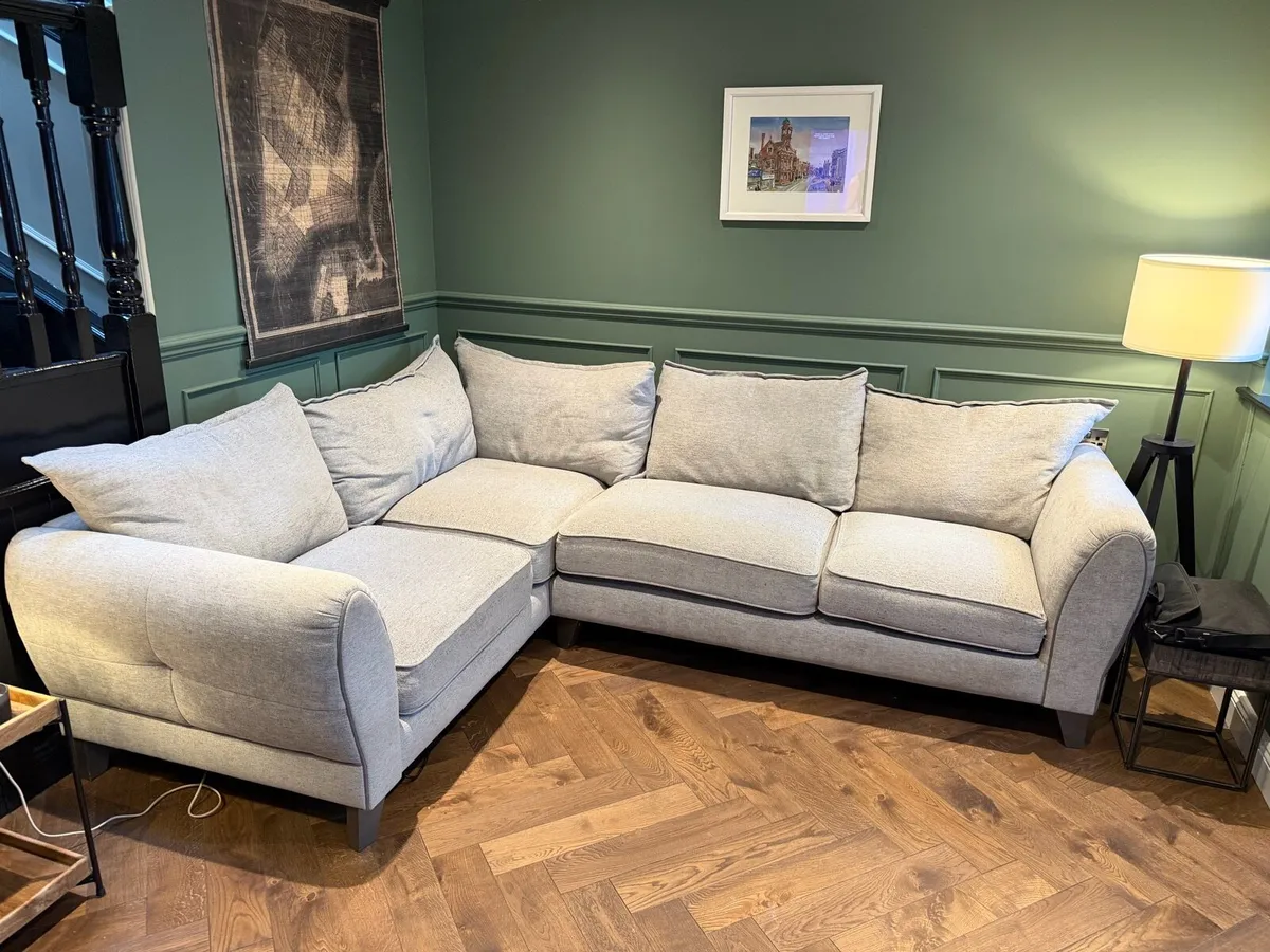 Corner sofa - Image 1