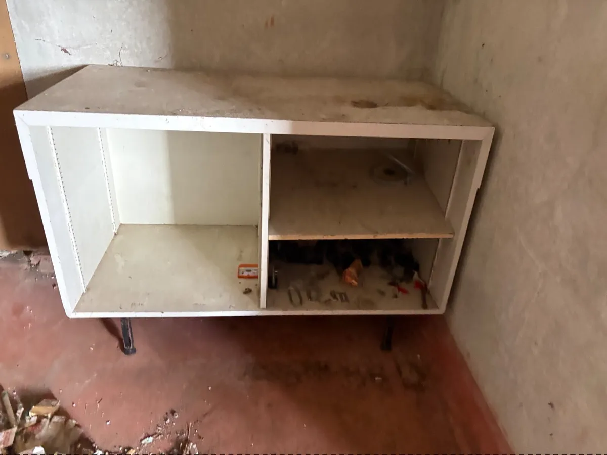 Display and storage units - free to takeaway - Image 1