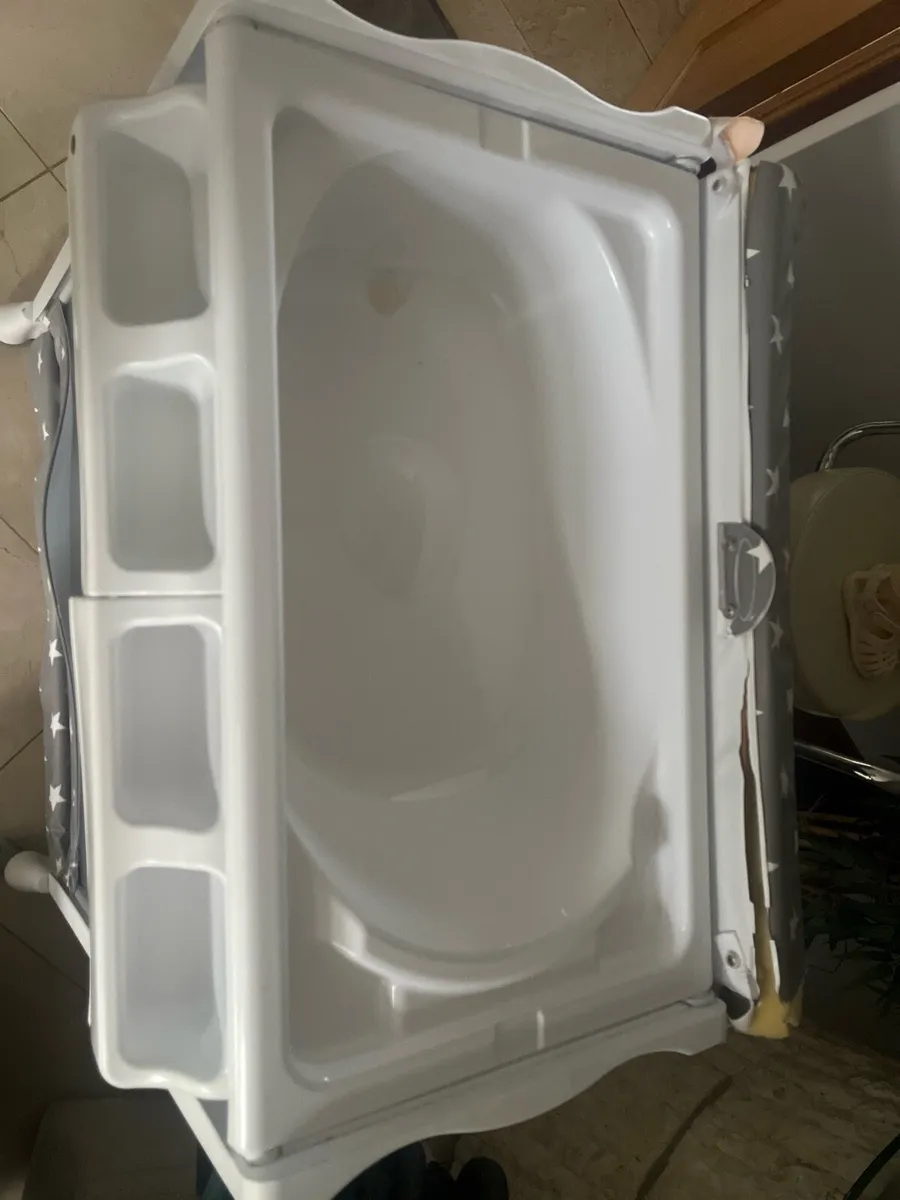 Changing Table with Bath and storage - Image 2